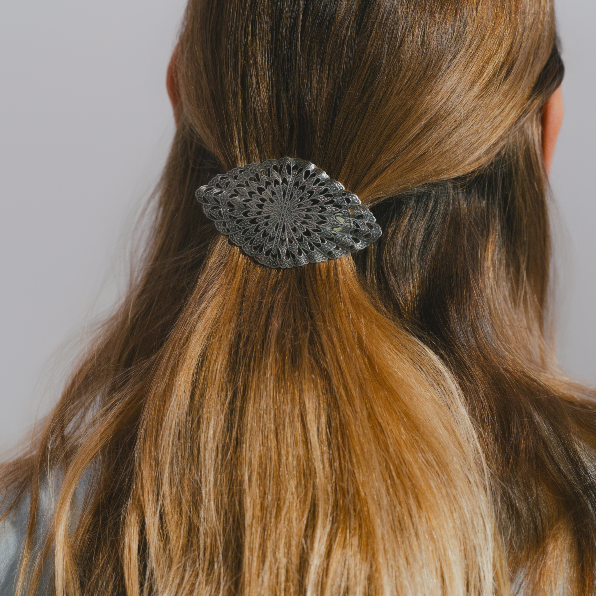 Accessoires cheveux : l’art de sublimer chaque coiffure avec Au Bout des Rêves