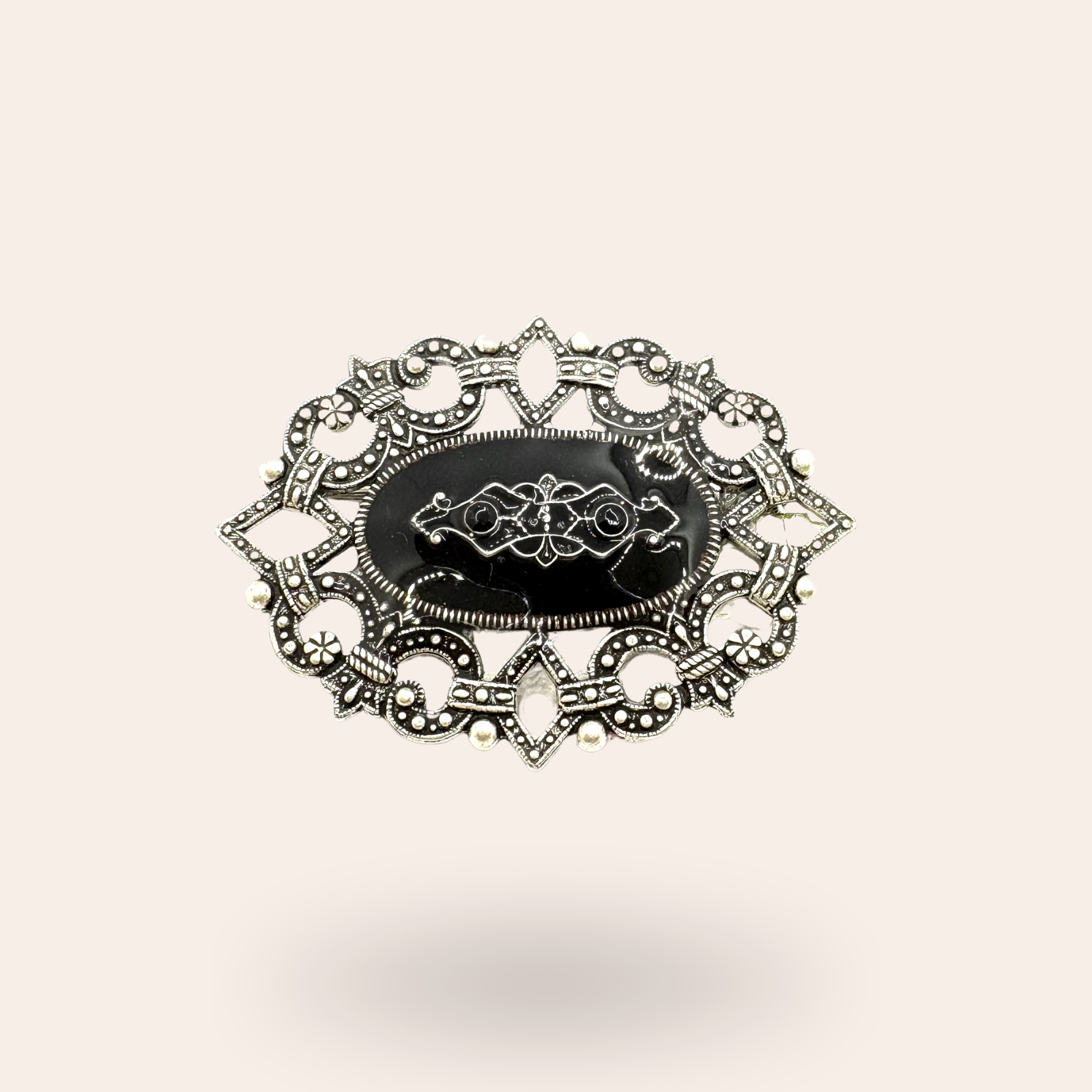 Broche Lady