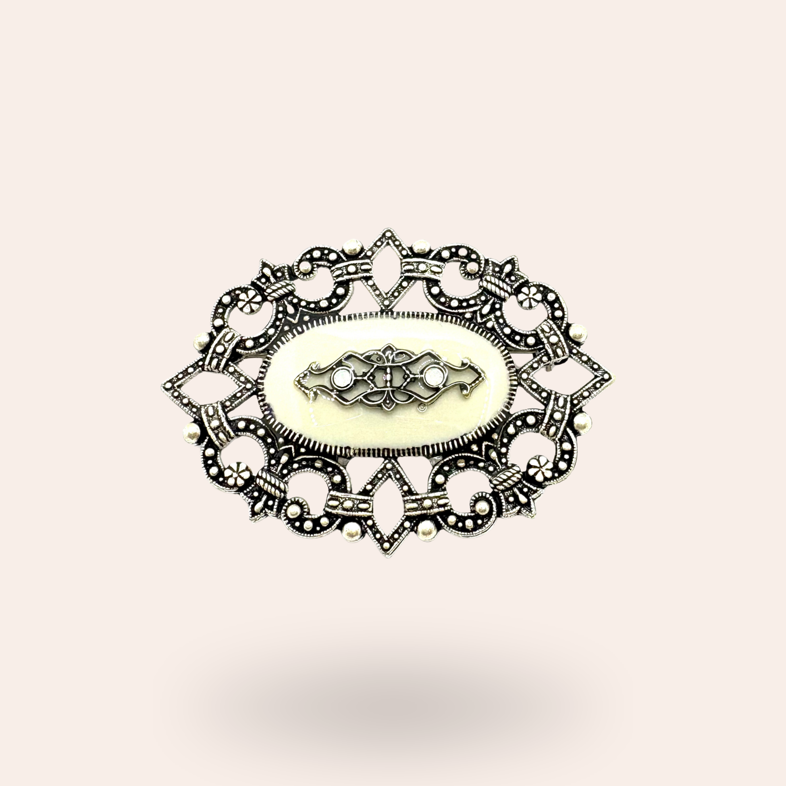 Broche Lady