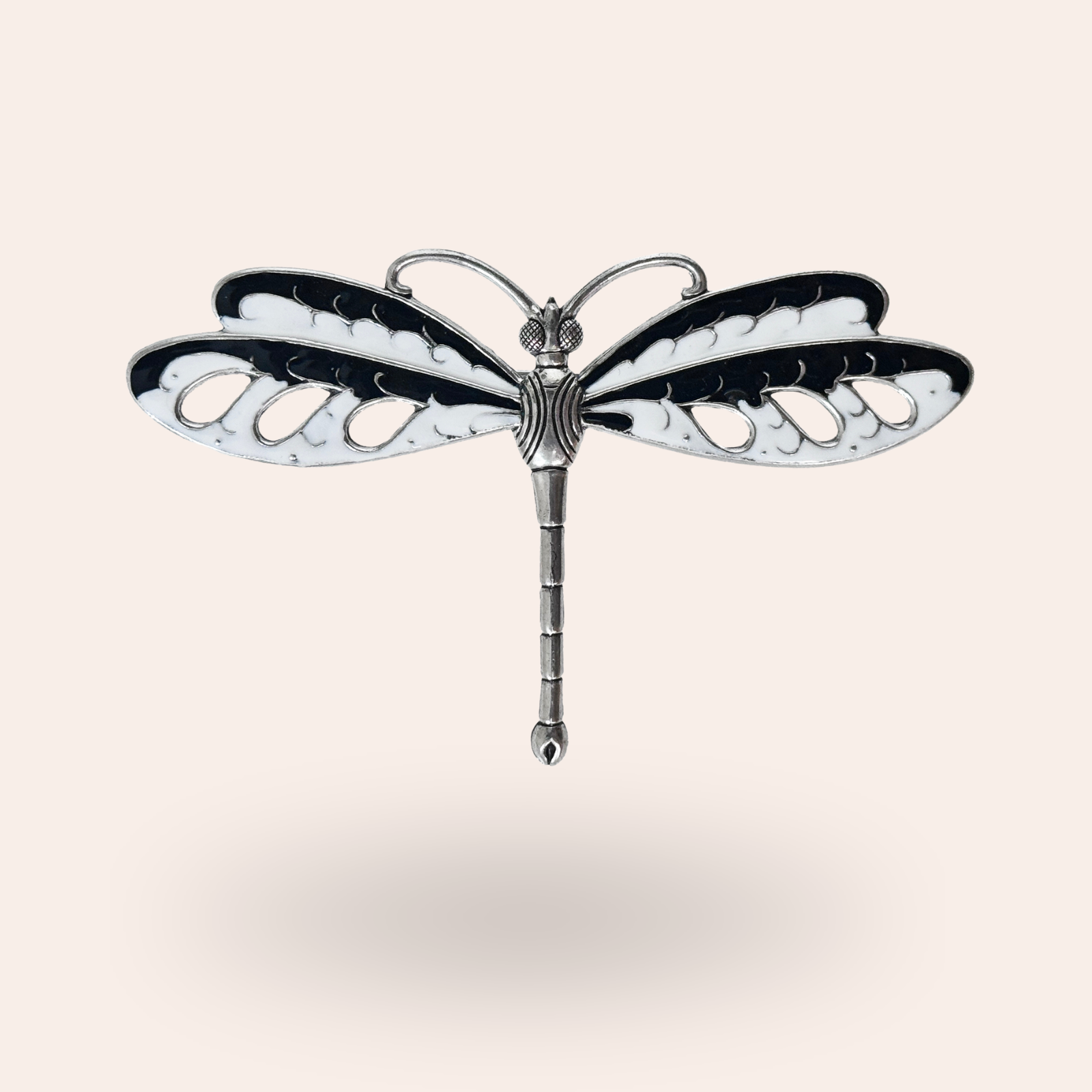 Broche Libellule gravée