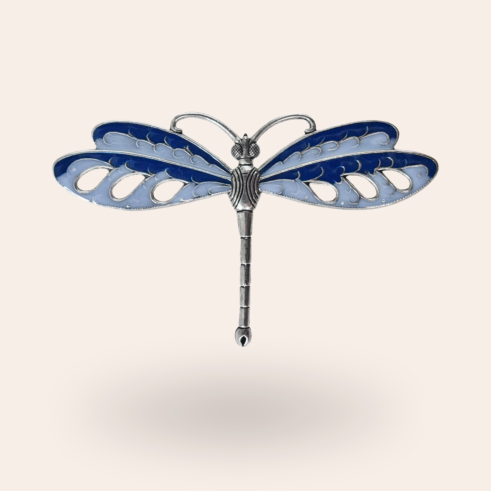 Broche Libellule gravée
