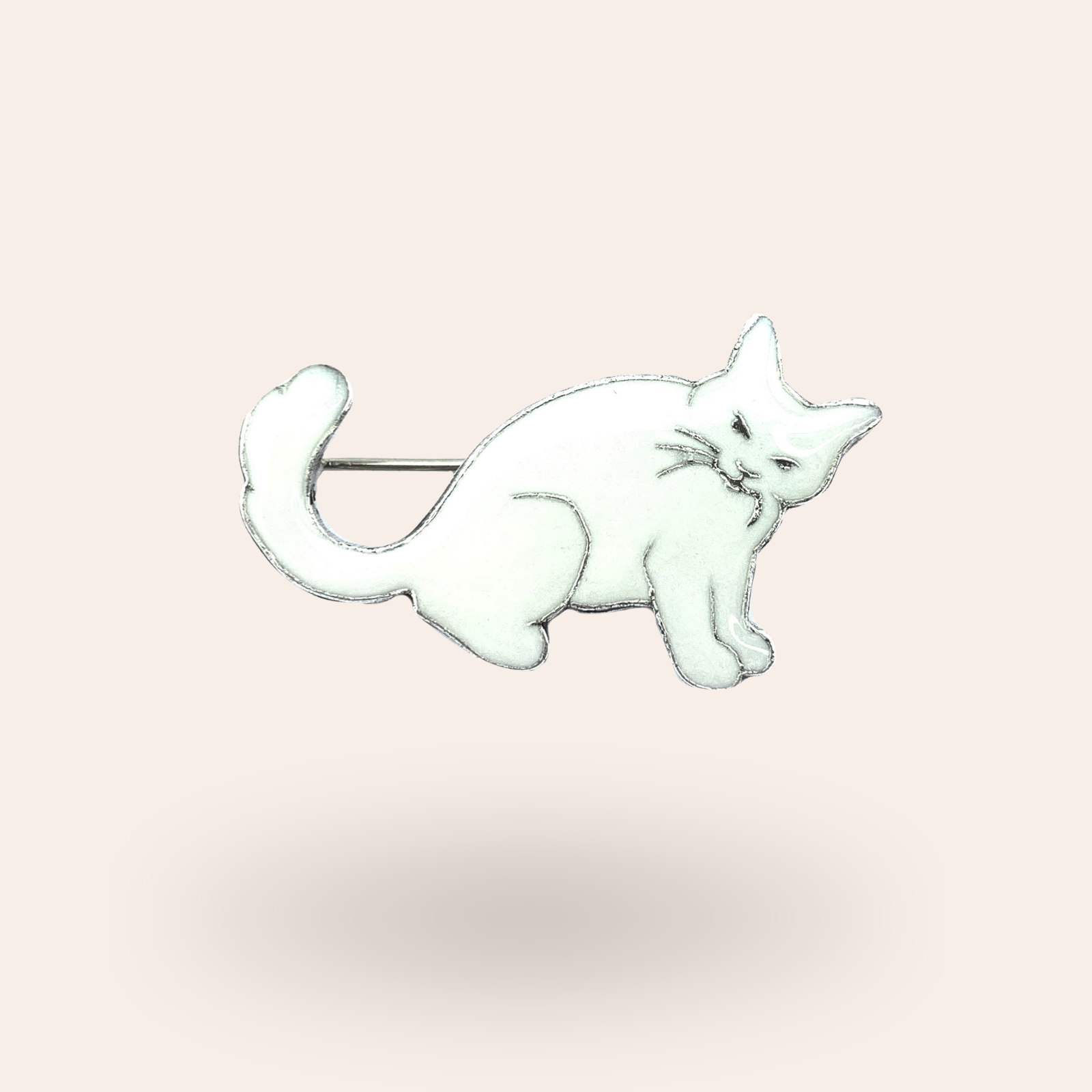 Broche Chat