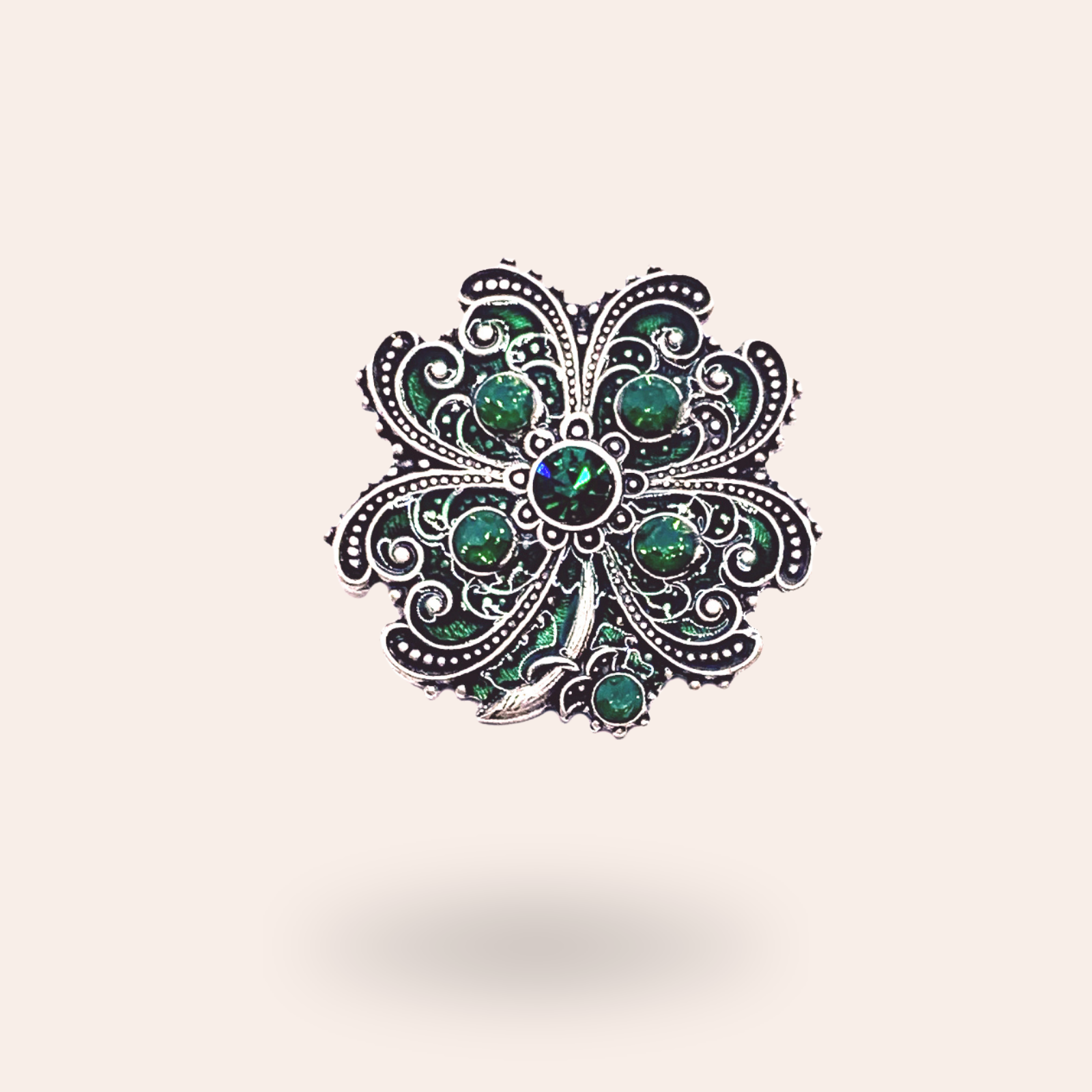 Broche Trèfle gravé