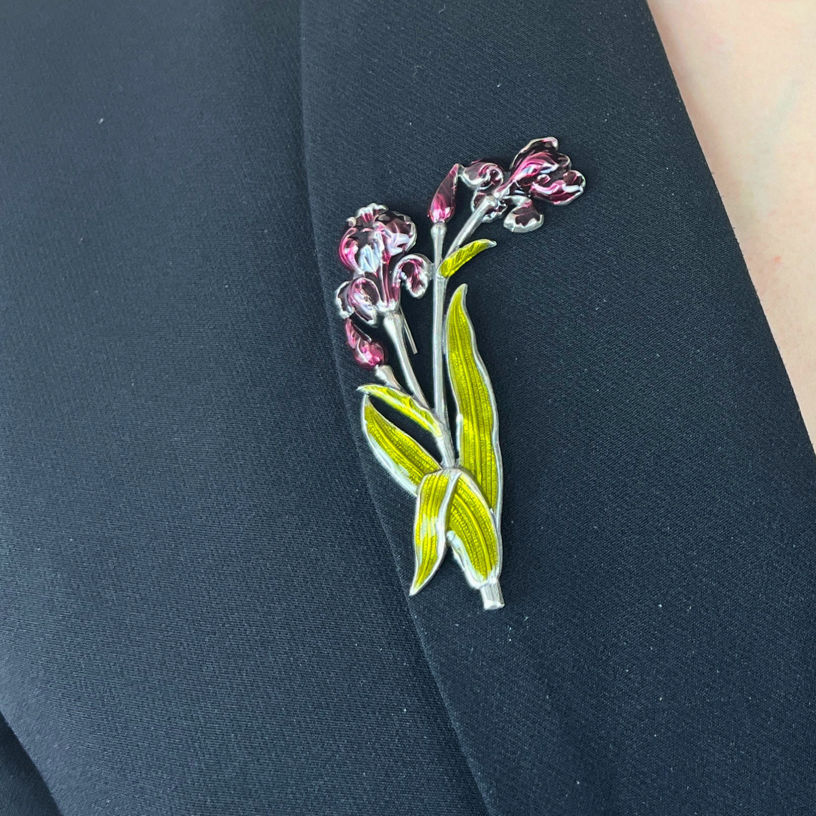 Broche Iris en fleur