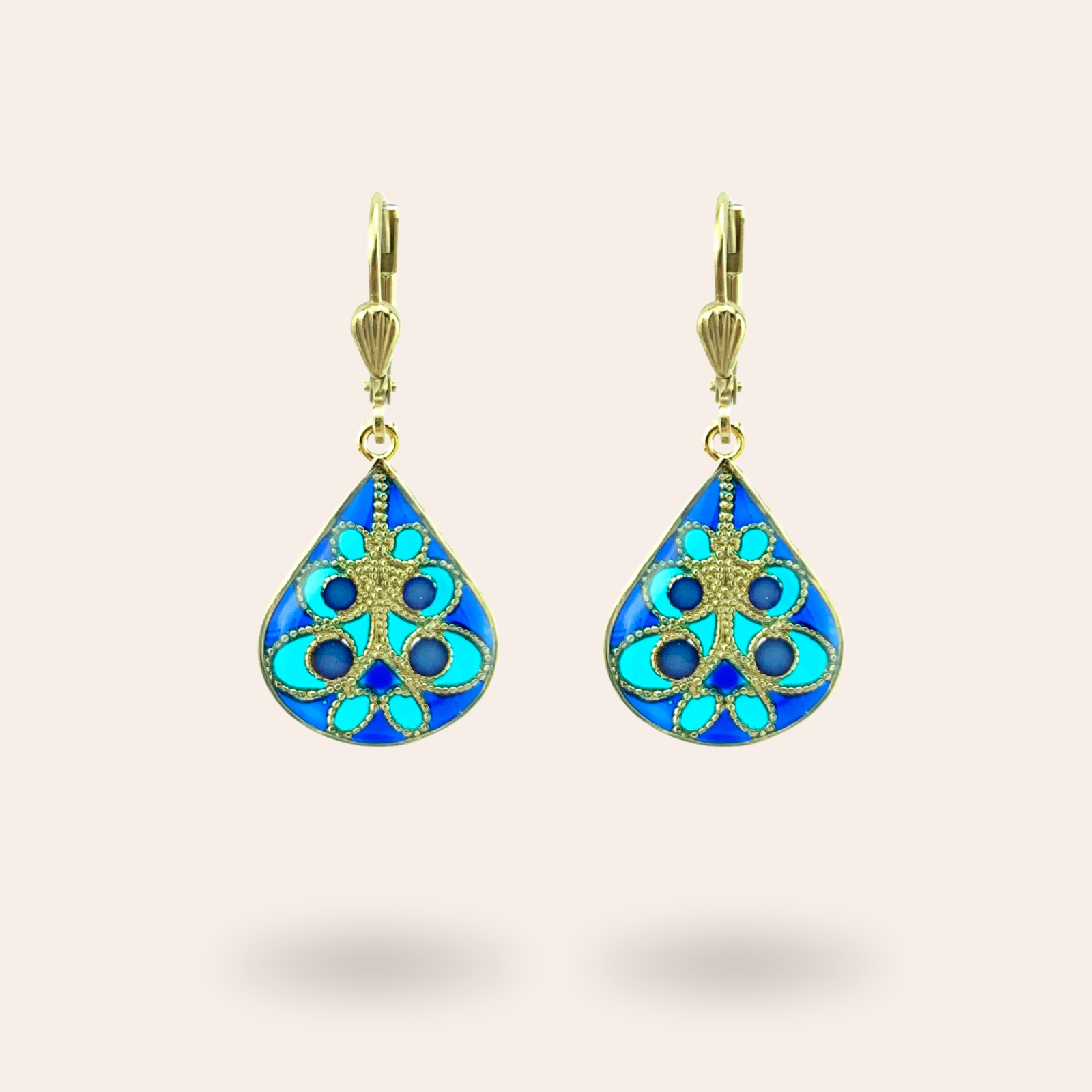 Boucles d'oreilles Entrelacs dorées