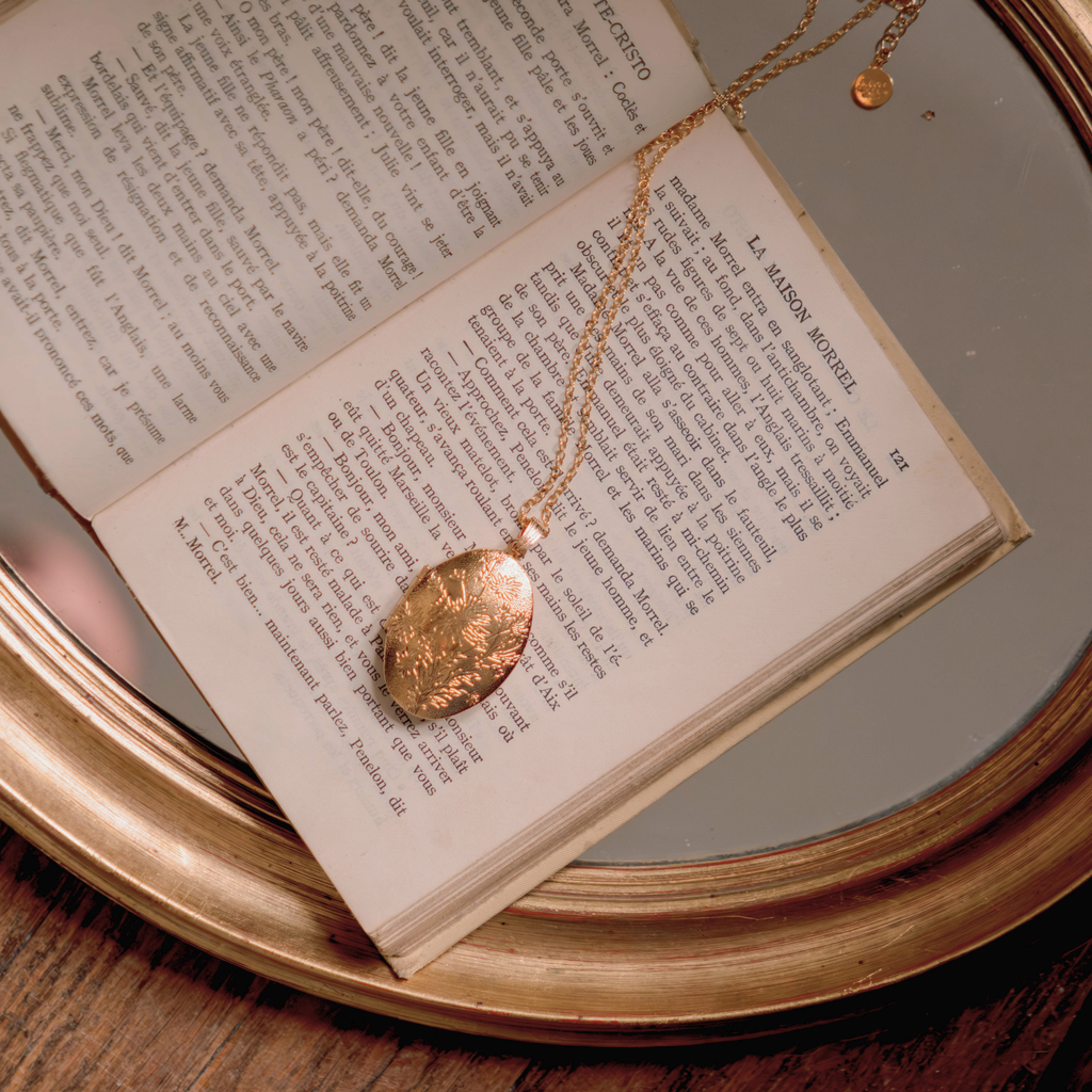 Collier Locket arabesque Doré