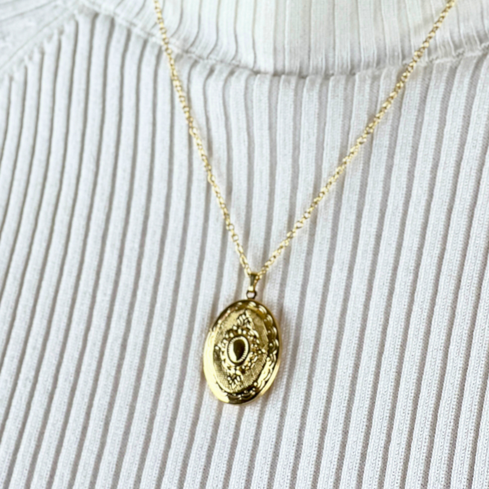 Collier Locket minorque Doré