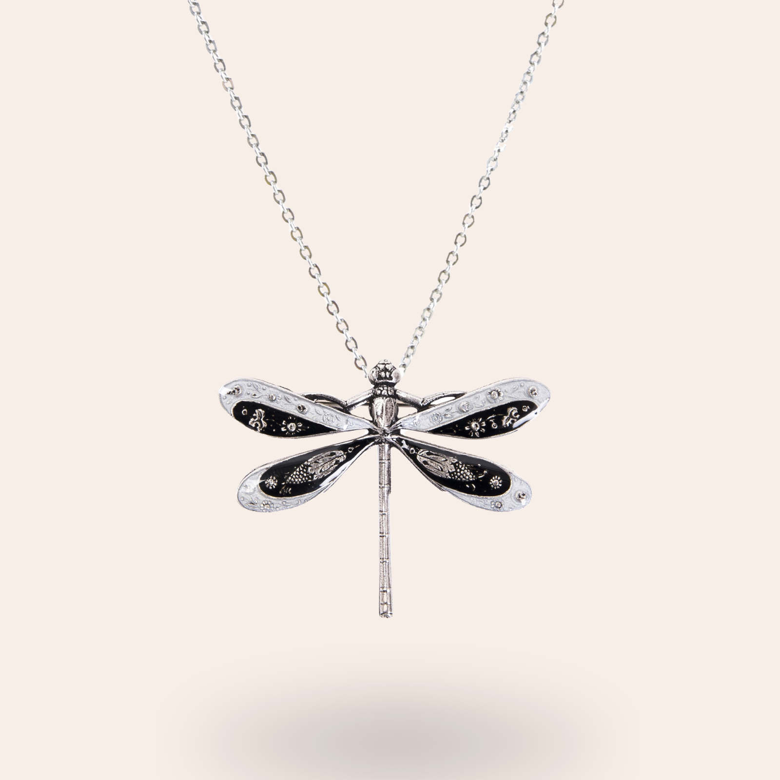 Collier Libellule gravée