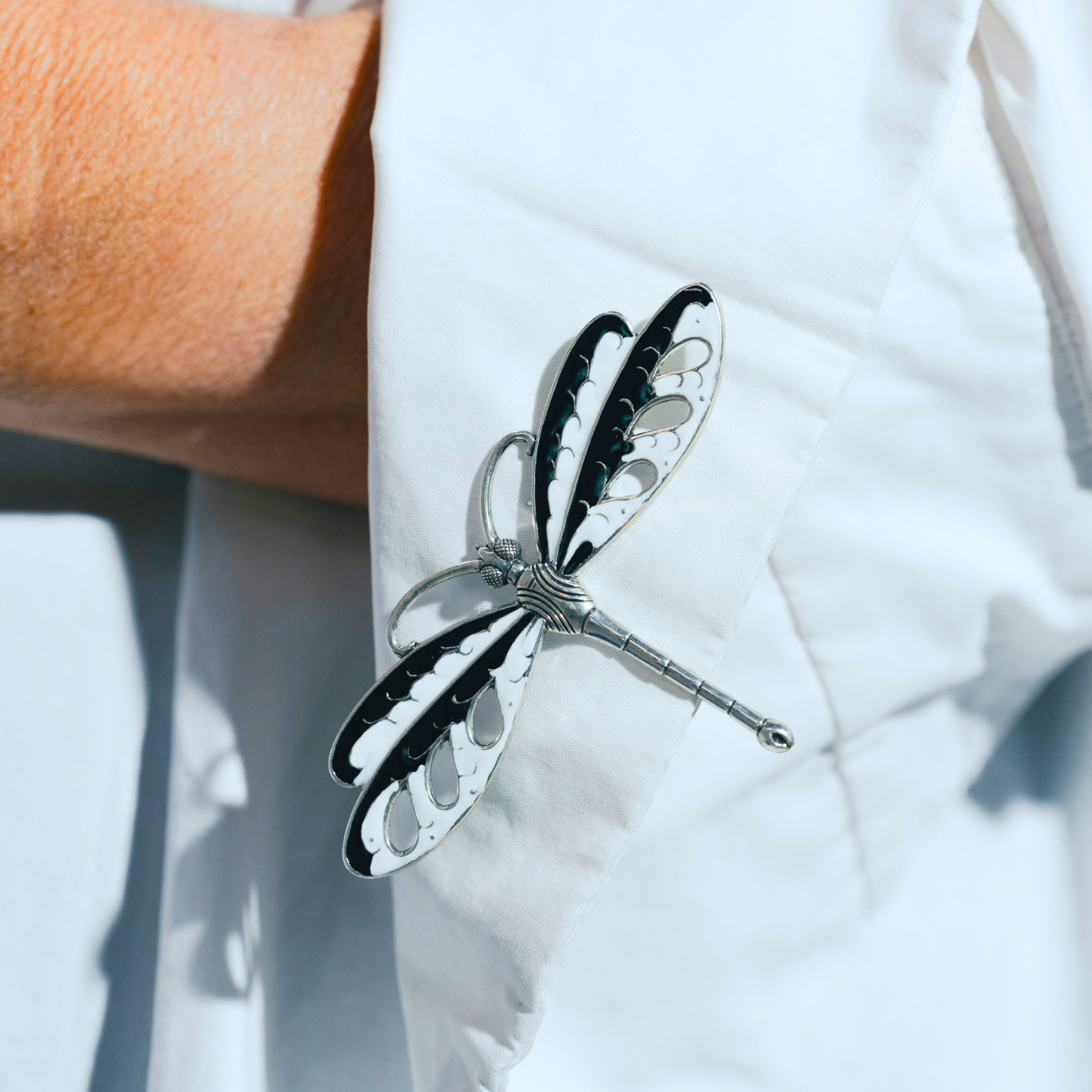 Broche Libellule gravée